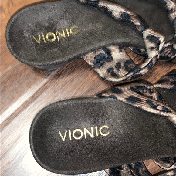 Vionic Wedge Sandals - Picture 4 of 6